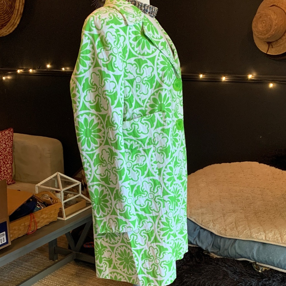 Vibrant Vintage-Inspired Green Floral Women's Blazer by Margaret Frances - Picture 4 of 10